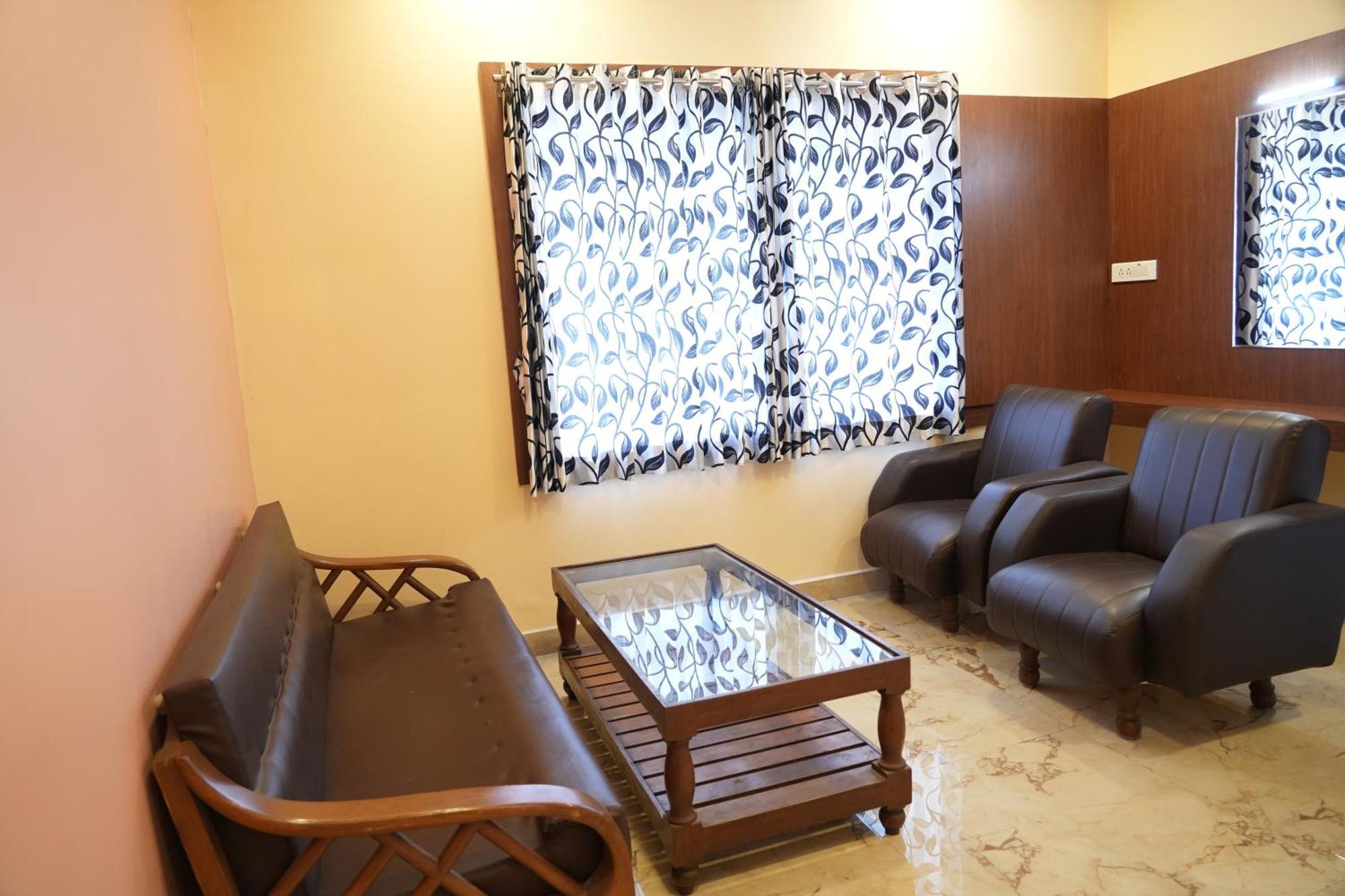 Sri Krishnan Residency Hotel Pollāchi Kültér fotó