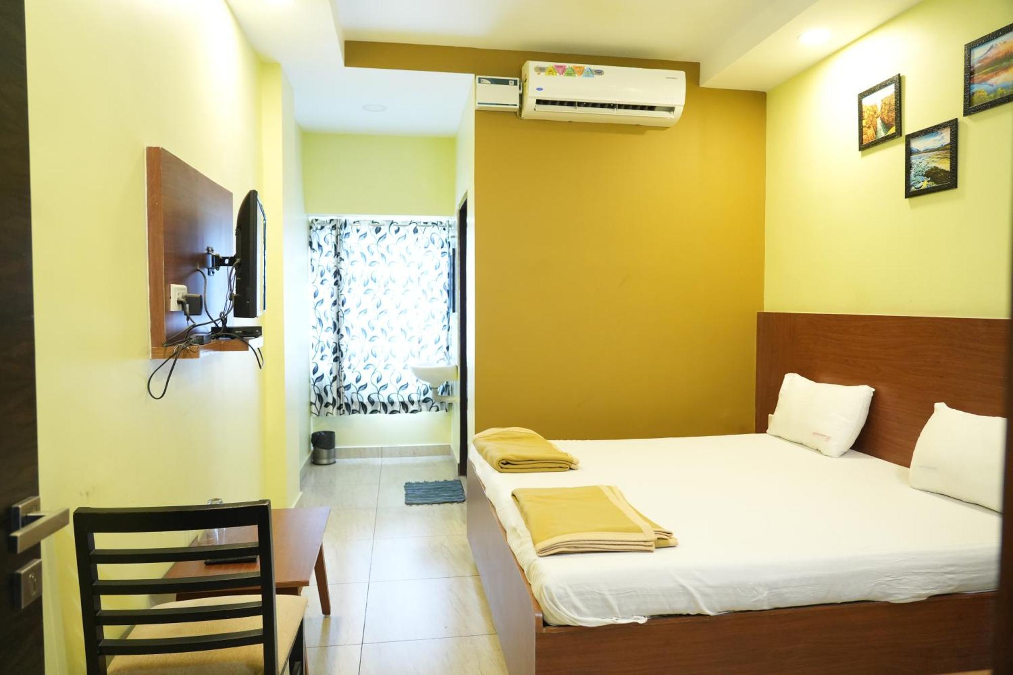 Sri Krishnan Residency Hotel Pollāchi Kültér fotó