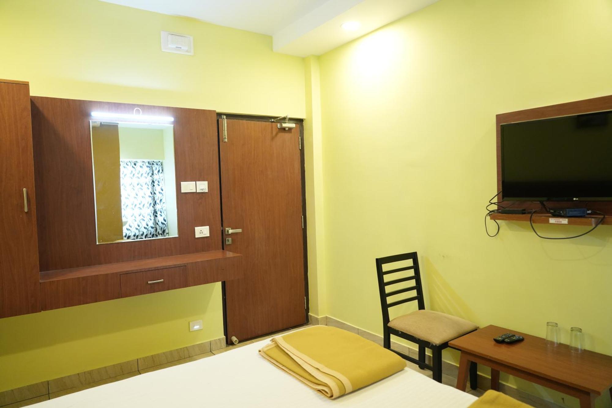 Sri Krishnan Residency Hotel Pollāchi Kültér fotó