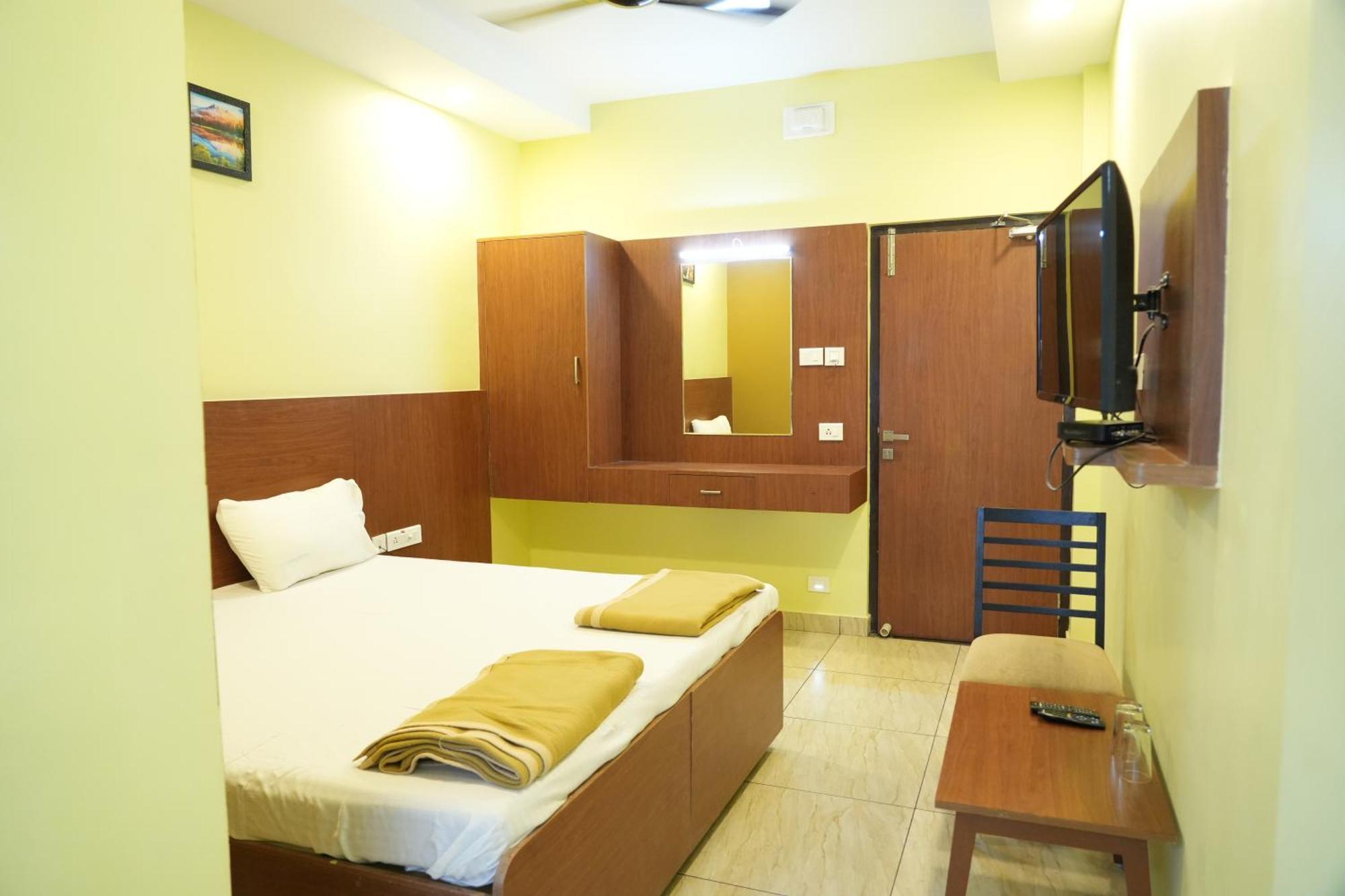 Sri Krishnan Residency Hotel Pollāchi Kültér fotó