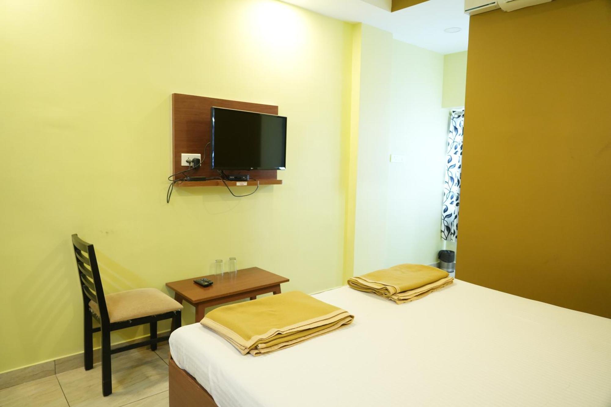 Sri Krishnan Residency Hotel Pollāchi Kültér fotó