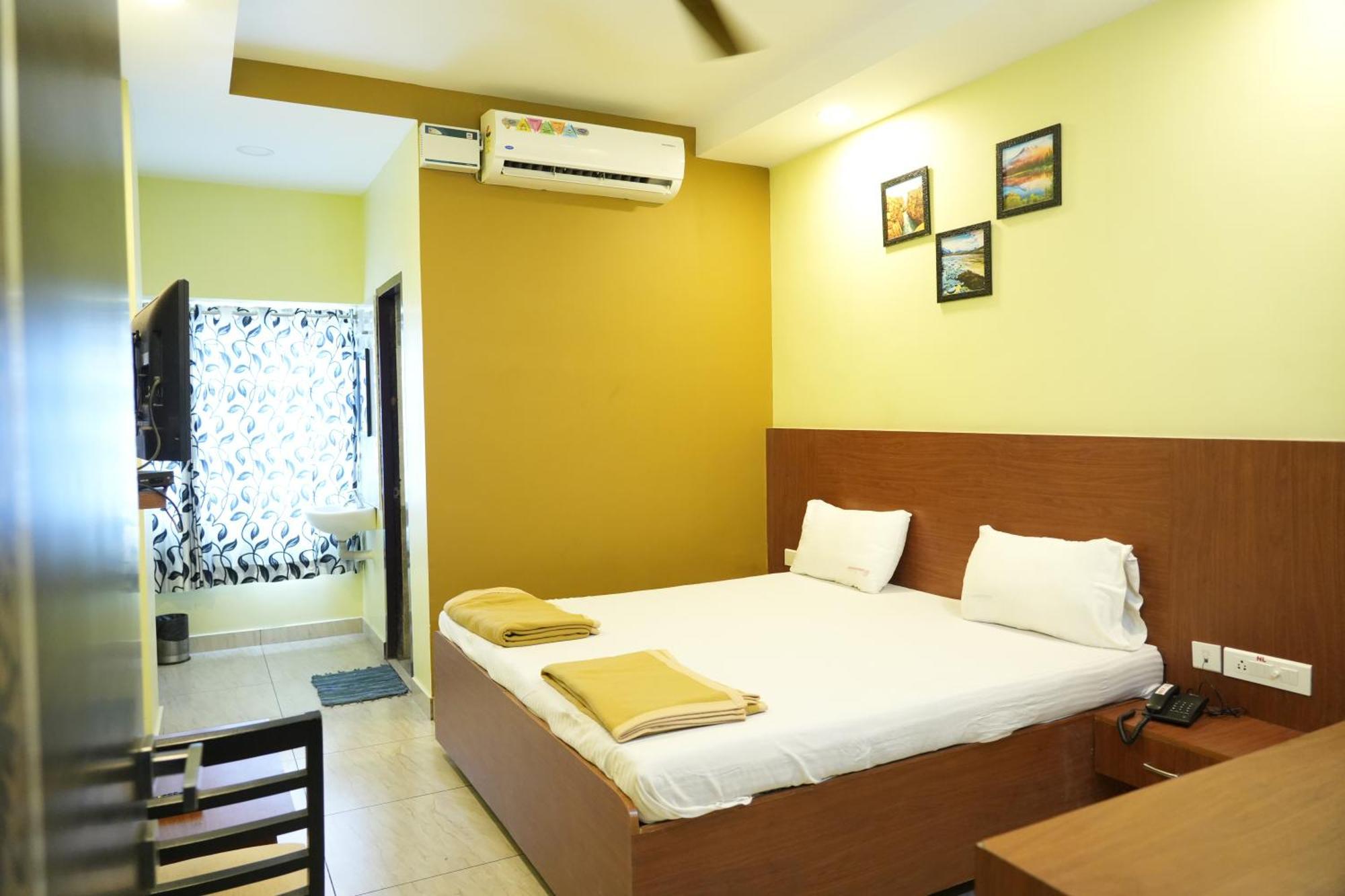 Sri Krishnan Residency Hotel Pollāchi Kültér fotó