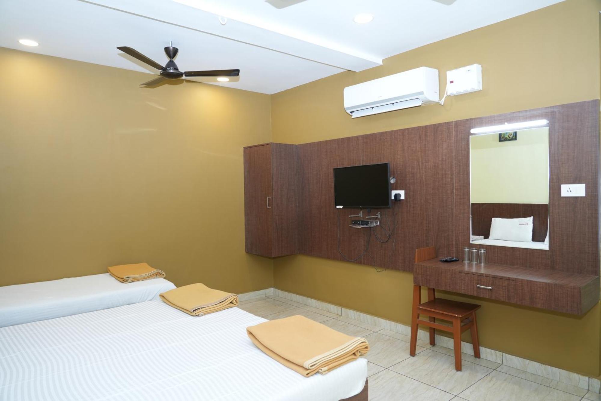 Sri Krishnan Residency Hotel Pollāchi Kültér fotó