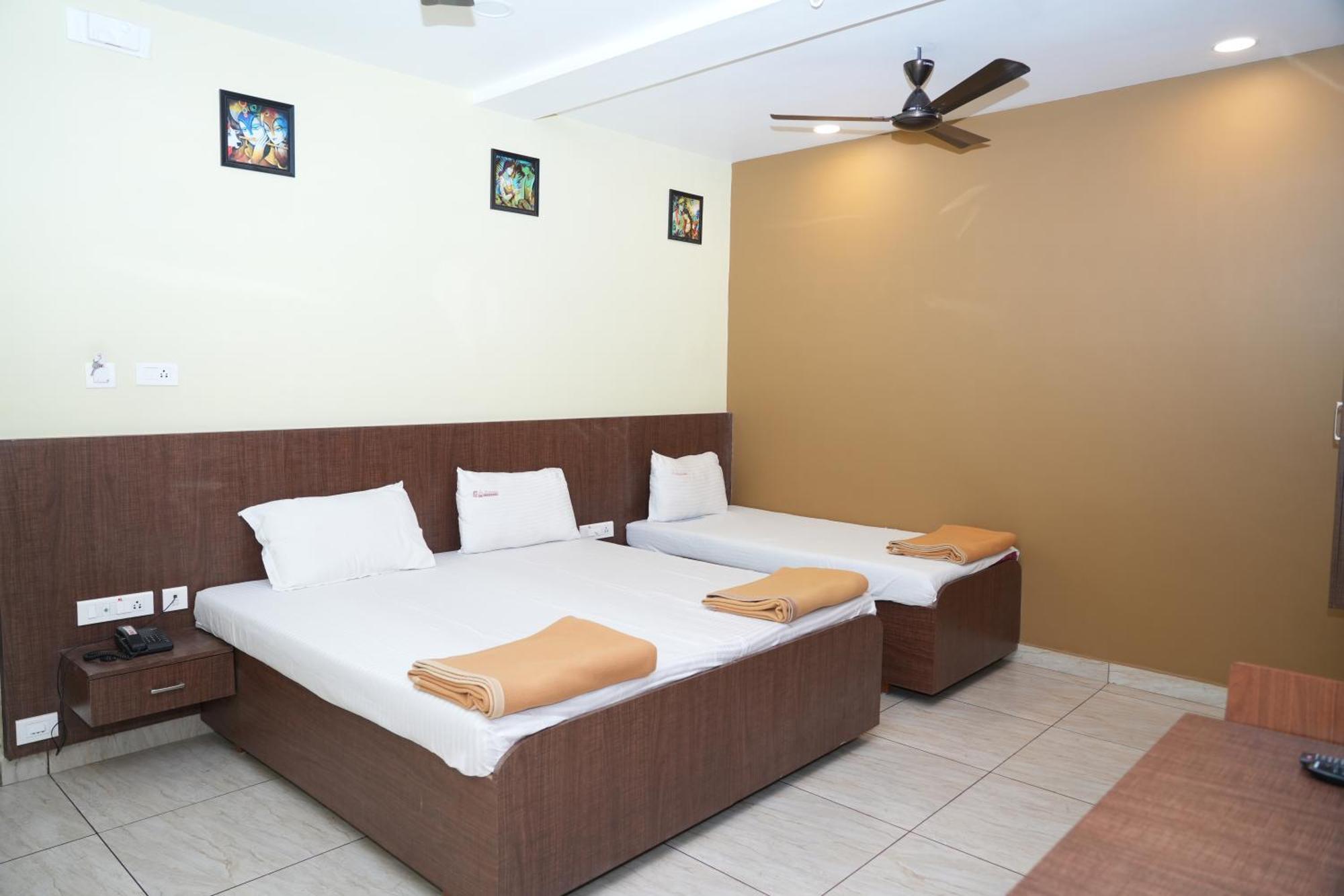 Sri Krishnan Residency Hotel Pollāchi Kültér fotó