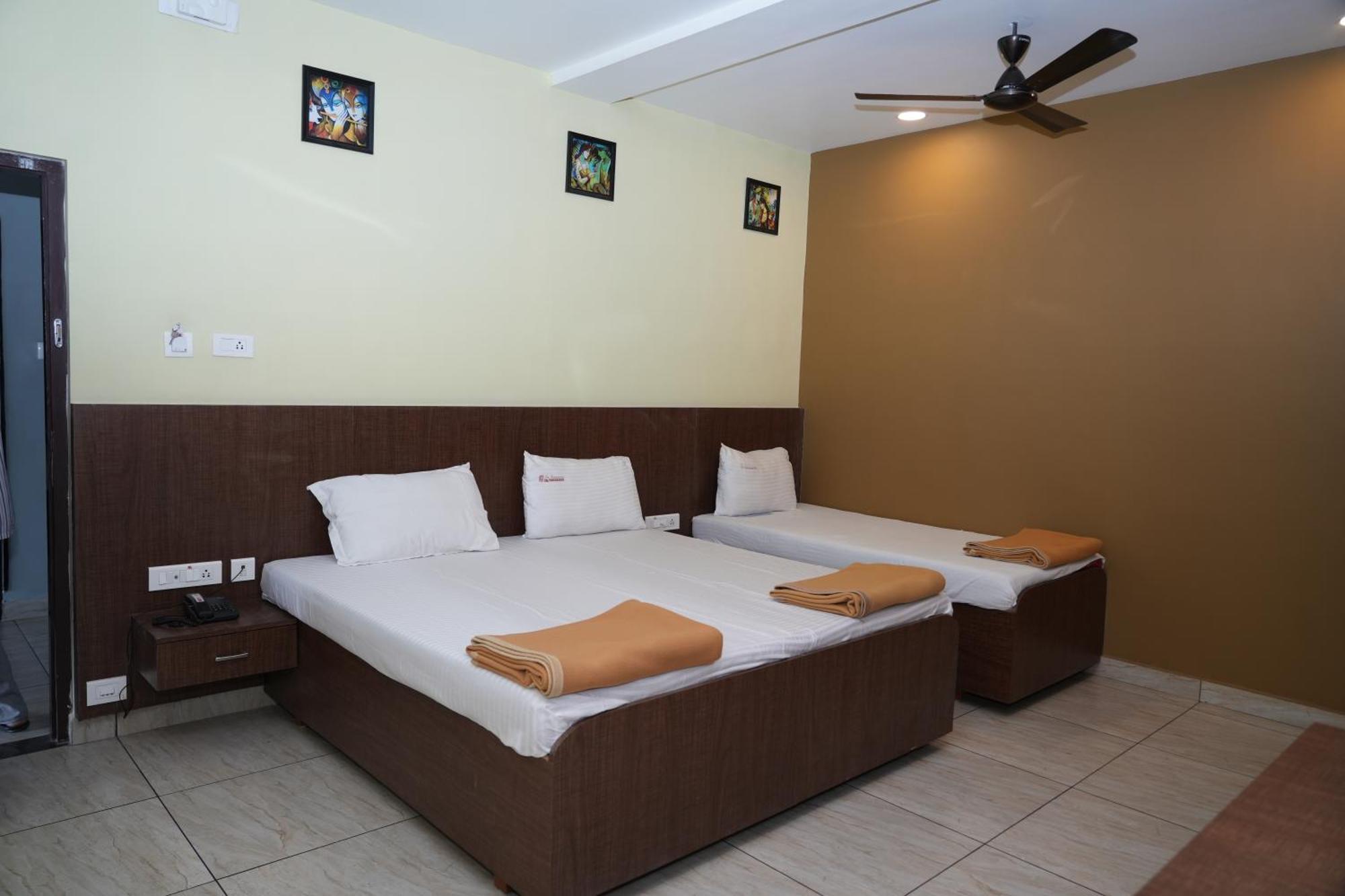 Sri Krishnan Residency Hotel Pollāchi Kültér fotó