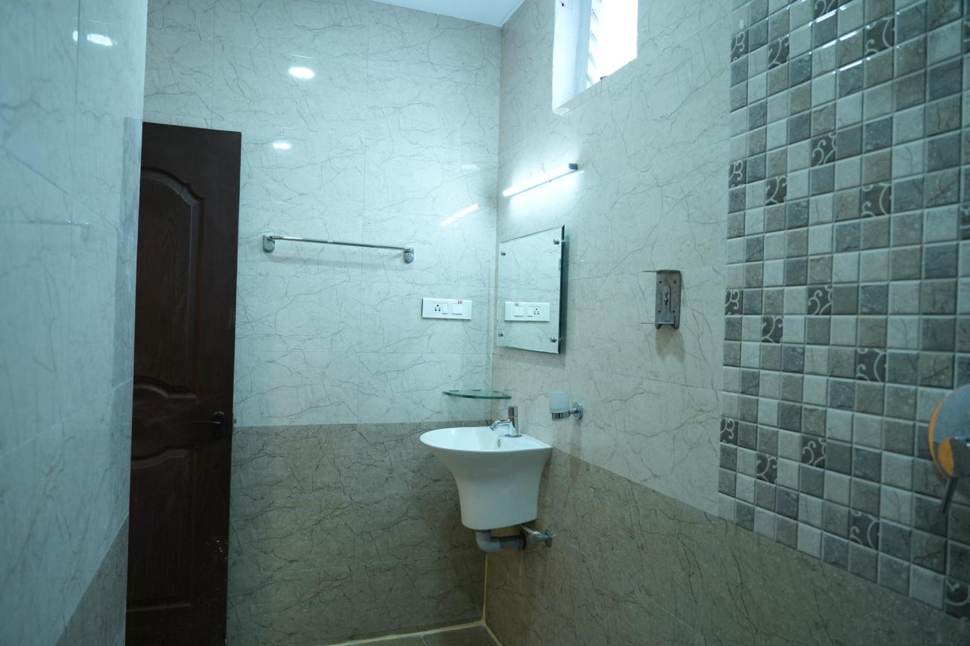 Sri Krishnan Residency Hotel Pollāchi Kültér fotó