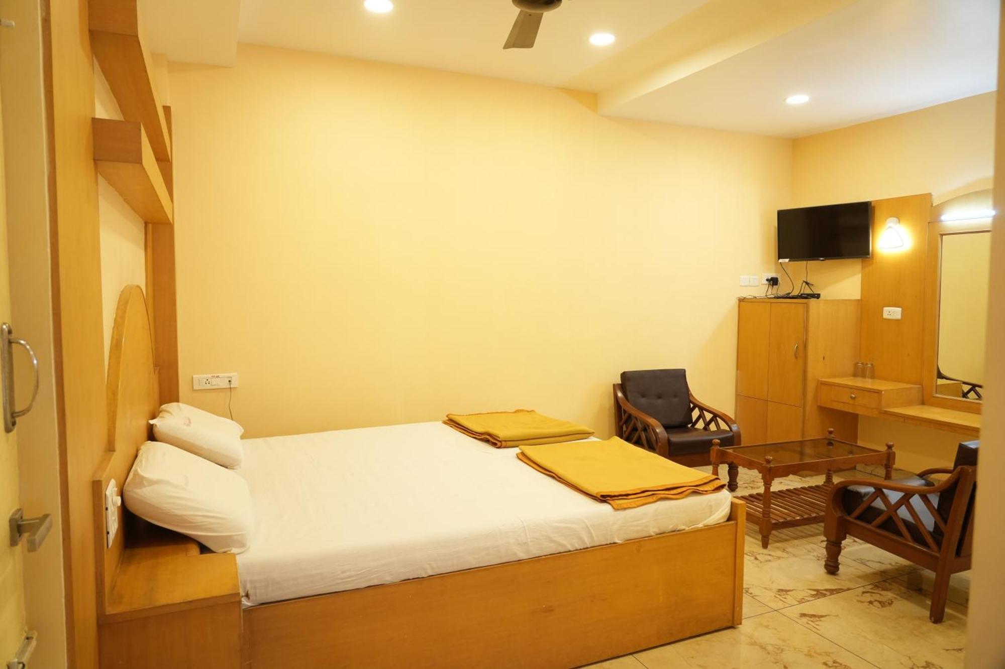 Sri Krishnan Residency Hotel Pollāchi Kültér fotó